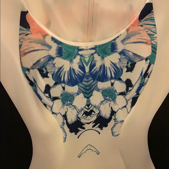 Flower Dress - Picture 4 of 4